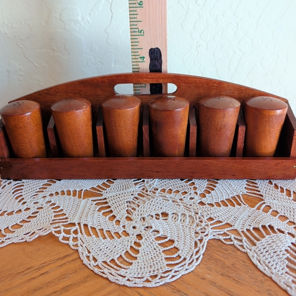 Wooden Spice Rack with Shakers - Picture 5 of 5